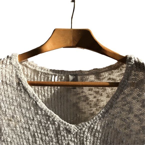 Tristan White Long Bouclé Sleeveless Sweater Women - Picture 2 of 8